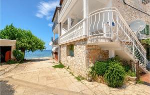 Nice Apartment In Krizine With Lake View