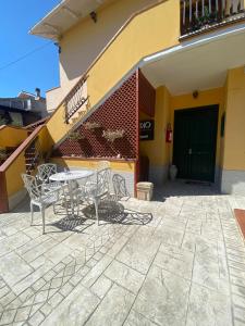 Villa with a Private Garden Near the Sea