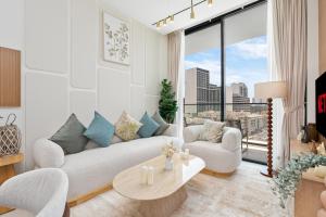 Gala Guests - Binghatti Onyx Signature Private Pool Suites