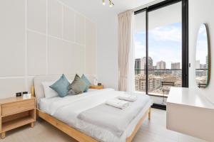 Gala Guests - Binghatti Onyx Signature Private Pool Suites