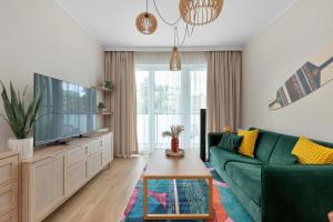 Comfortable Apartment with Parking Close to the Beach by Noclegi Renters