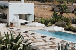 Exceptional mix of architecture, nature and luxury