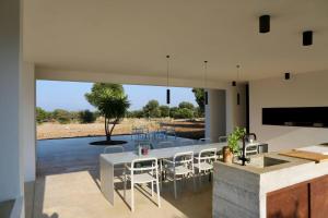 Exceptional mix of architecture, nature and luxury