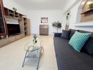 Sunlit 1BR Apartment - In the Shadow of Parliament Palace
