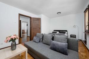 Spacious Apartment in Wrocław Center with Balcony and Desk by Noclegi Renters