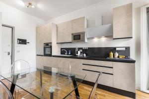 Elegante Apt, AC, 10 min to Duomo, M1 Turro