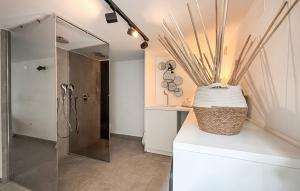Holiday House Punat with Jacuzzi