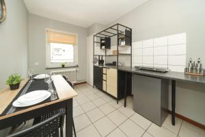 Apartment Central 10E 90qm Wi-Fi free Parking calm back house