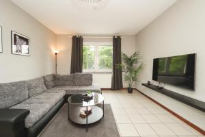 Apartment Central 10E 90qm Wi-Fi free Parking calm back house
