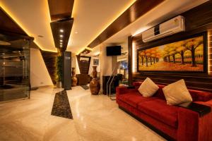Airport La Sapphire Hotel & Restaurant