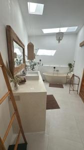 Ulu Joy - 2 bedroom villa - Luxury Island Vibes