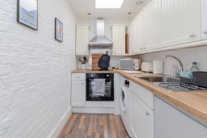 Central & Charmingly Curated 1BD WiFi Fulham