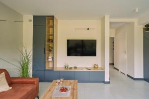 Nowoczesny dom blisko Energylandii by Staymoovers