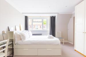 Exquisite Top Floor Flat Heart of Chelsea