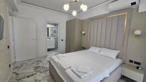 Black Wave Luxury Apartment - Casa del Mar, Mamaia Nord