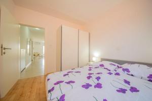 Modern Apartment in Vrsi, 45 m², spacious terrace