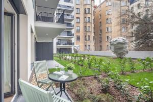 NEW - Terrace - Rooftop Access