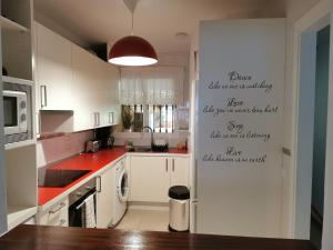 Elegant apartment in Marbella, 80 m² with shared pool
