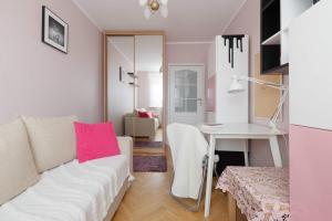 Funkcjonalny Apartament z Balkonem w Gdańsku by Noclegi Renters
