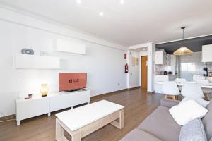 GuestReady - Beachside apartment with Pool