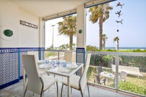 Amazing front sea view apartment