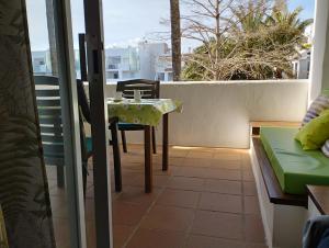 Spacious apartment in Roses, 60 m², shared pool