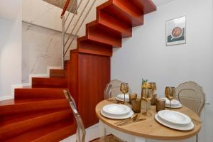 Spacious Apartment in the Heart of Gdańsk with 2 Bedrooms by Noclegi Renters
