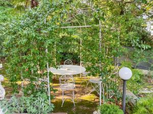 Charming House in Amelia with Lake View, 200 m²