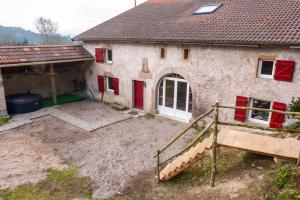 Maison spacieuse à Arrentès-de-Corcieux avec jacuzzi