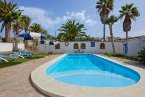 Modern Apartment in Buenavista del Norte with a Shared Pool