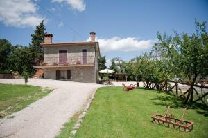 Cozy House in Caprese Michelangelo with Private Pool