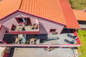 Spacious apartment with pool in Prazeres - 150m²
