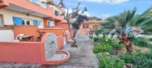 Studio confortable à Hyères avec terrasse et jardin – 20 m²