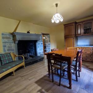 Charming apartment in Caprese Michelangelo, shared pool.