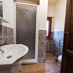 Charming apartment in Caprese Michelangelo, shared pool.