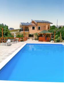 Spacious villa with private pool and stunning views