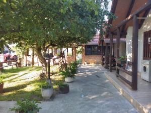 Cozy bungalow in Brinjani with garden view 30 m²