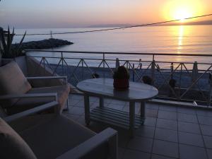 Comfortable apartment with sea view - 85 m² in Akrogiali