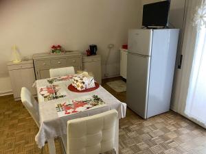 Red Venice Apartment 2