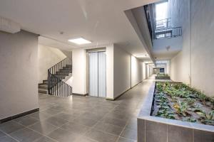 Rooftop Access - Balcony - Central