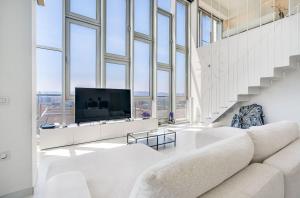 Penthouse With The Best Views!
