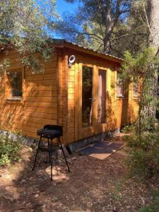 Charmant chalet à Cornillon-Confoux avec piscine partagée