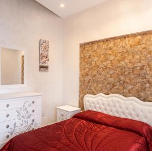 Charming Villa in Fontane Bianche with Private Pool