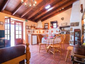 Welcoming house with pool in San Cristóbal, 70 m²