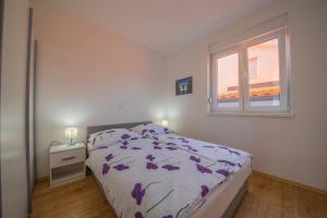 Modern Apartment in Vrsi, 45 m², spacious terrace