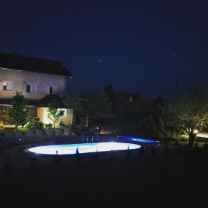 Charming Apartment in Rakovica with Shared Pool