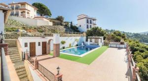 Elegant Villa with Jacuzzi in Canillas de Albaida