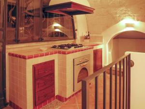 Comfortable House with Fenced Garden - Surano - Fireplace