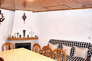 Charming House in Paredes do Rio with Mountain View