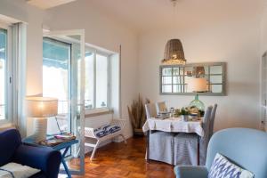 Elegant Apartment in Cascais with Fireplace - 80 m²